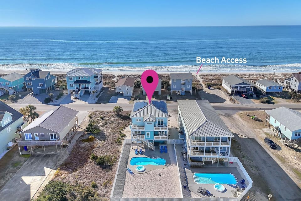 Lunas House in Oak Island