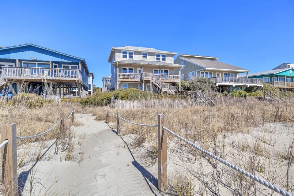 Yorkshire by Oak Island Accommodations House in Oak Island