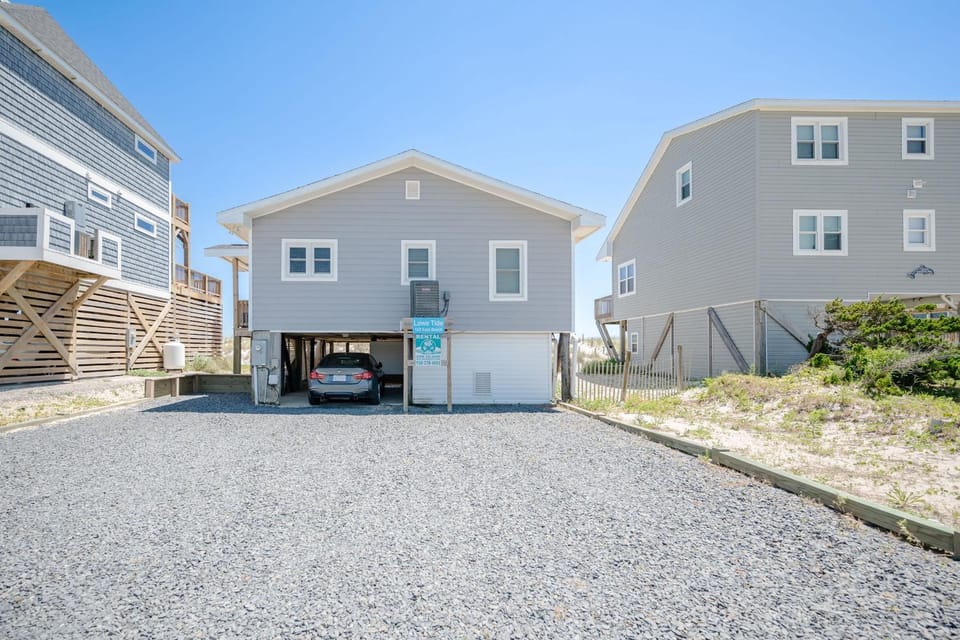 Lowe Tide House in Oak Island