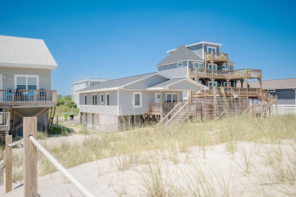 Lowe Tide House in Oak Island