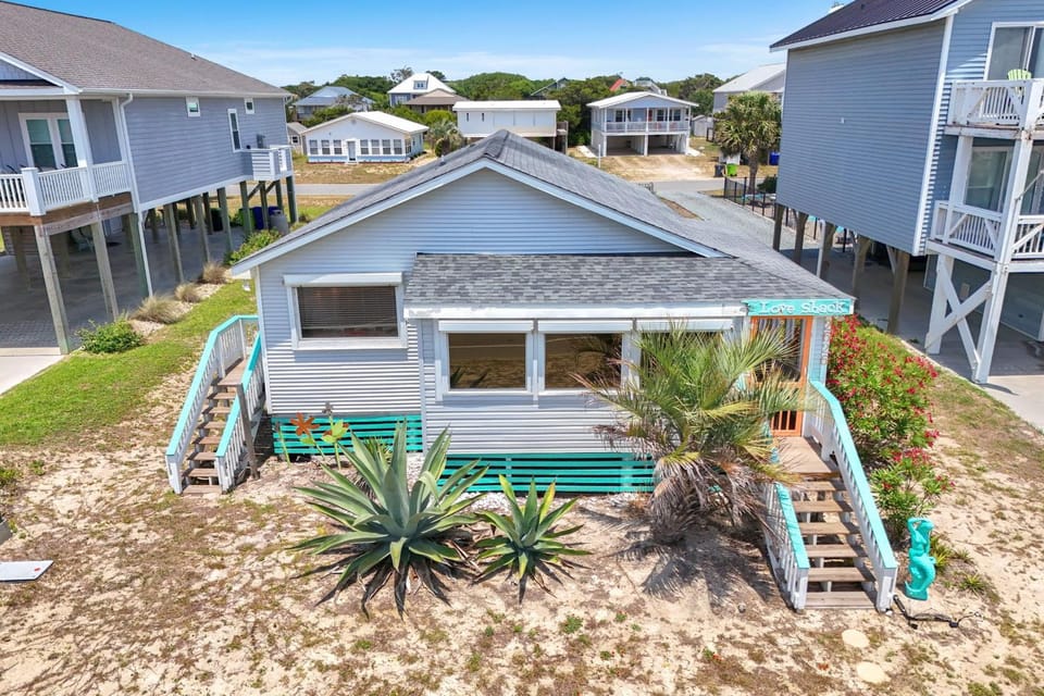 Love Shack House in Oak Island