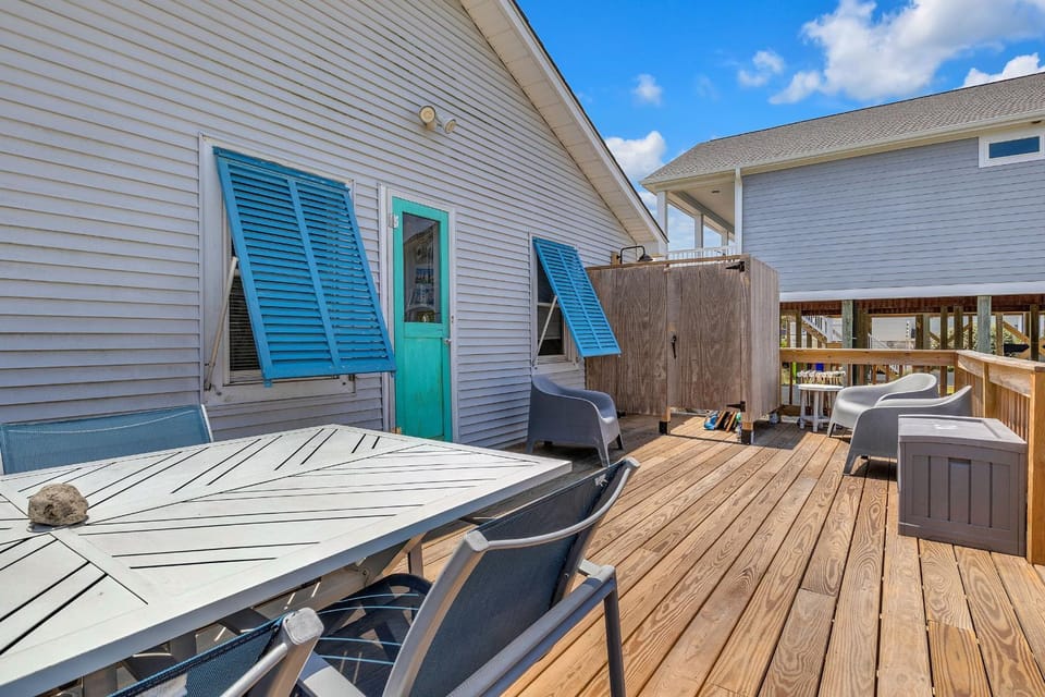 Love Shack House in Oak Island