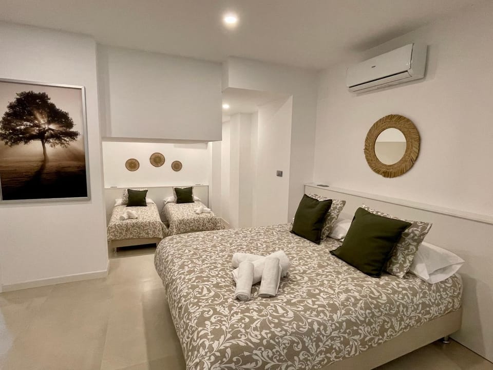 Bed, Photo of the whole room