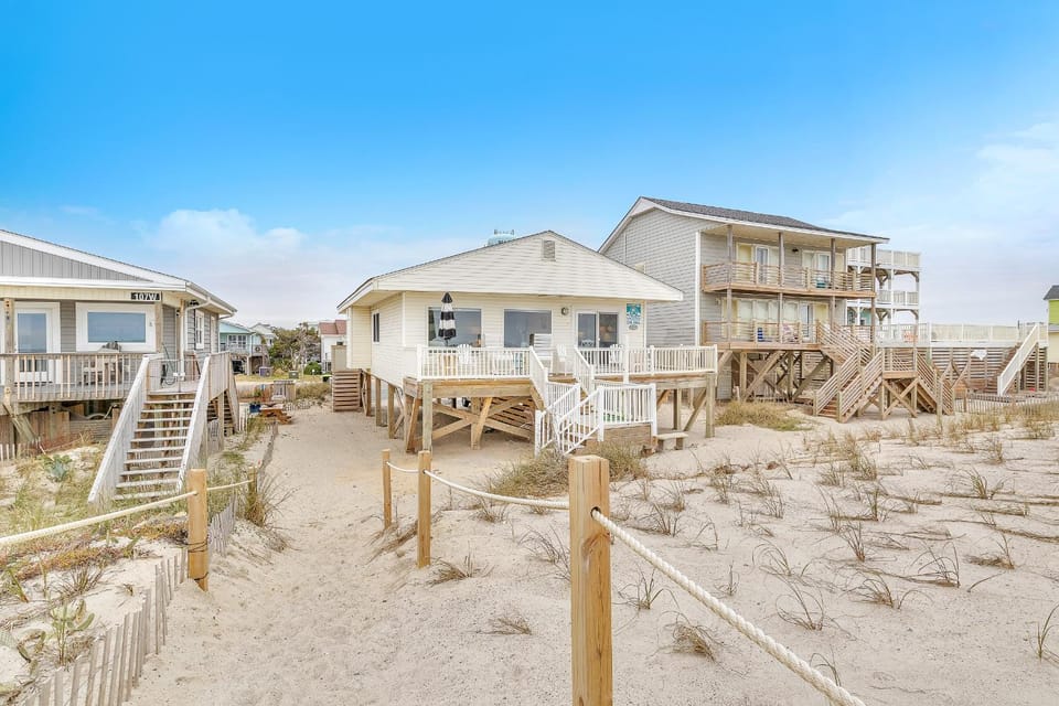 Lisa Lu House in Oak Island