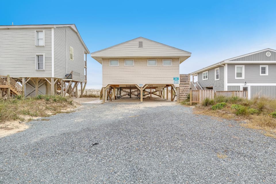 Lisa Lu House in Oak Island
