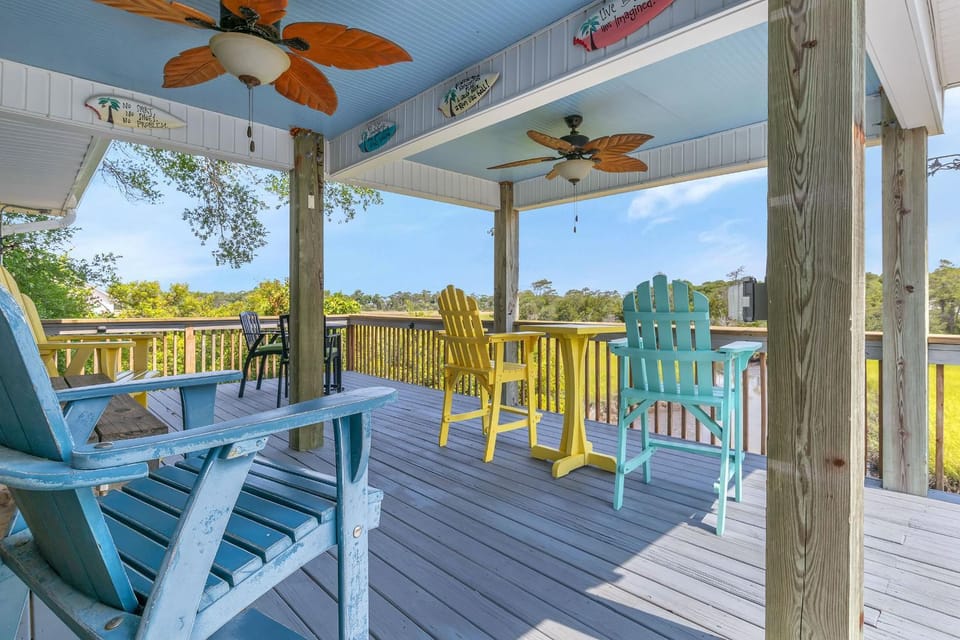 Lay Z Days House in Oak Island