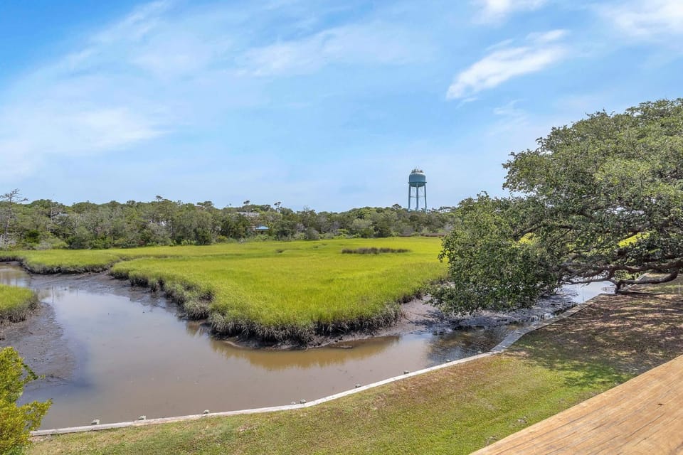 Lay Z Days House in Oak Island