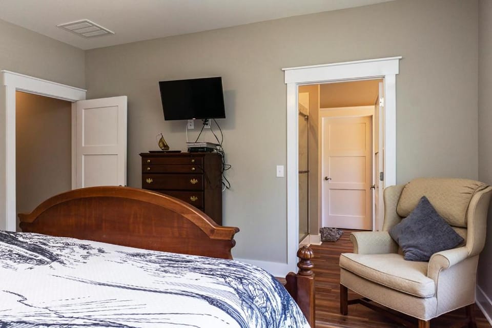 Waterway Haven by Oak Island Accommodations House in Oak Island