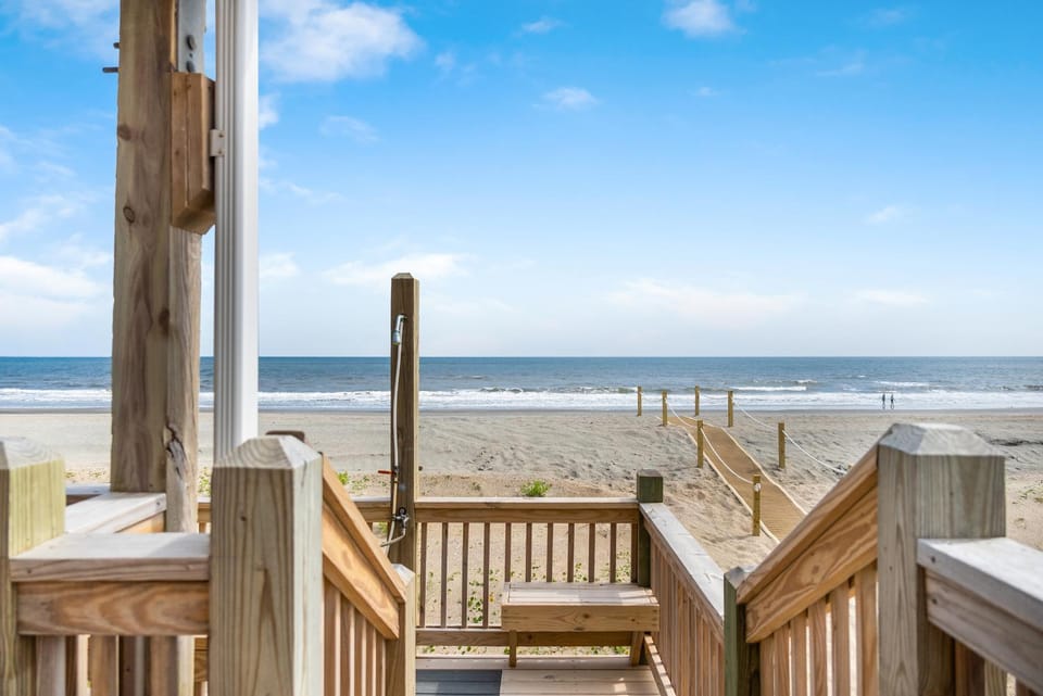 Lady Dis House in Oak Island