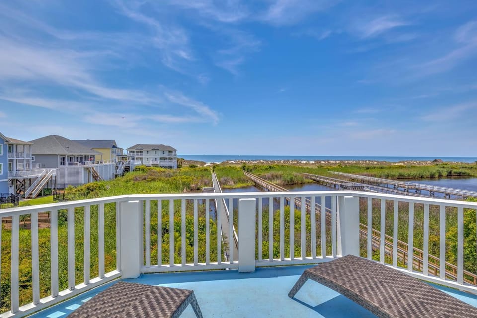 All Sea Vibes by Oak Island Accommodations House in Oak Island