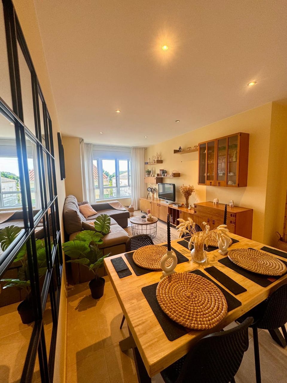 Living room, Dining area