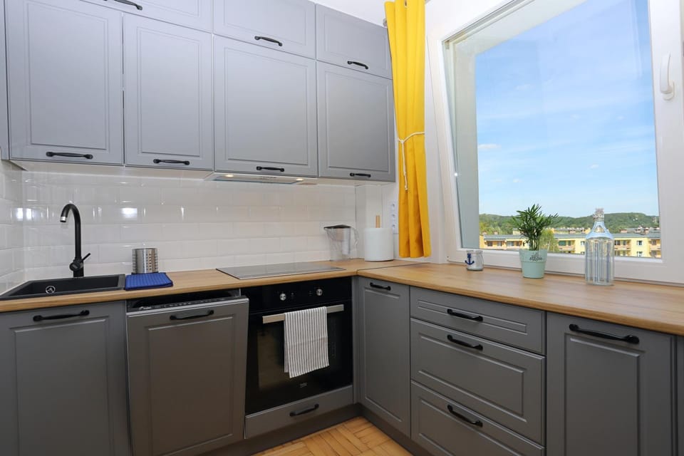 View (from property/room), Kitchen or kitchenette, dishwasher