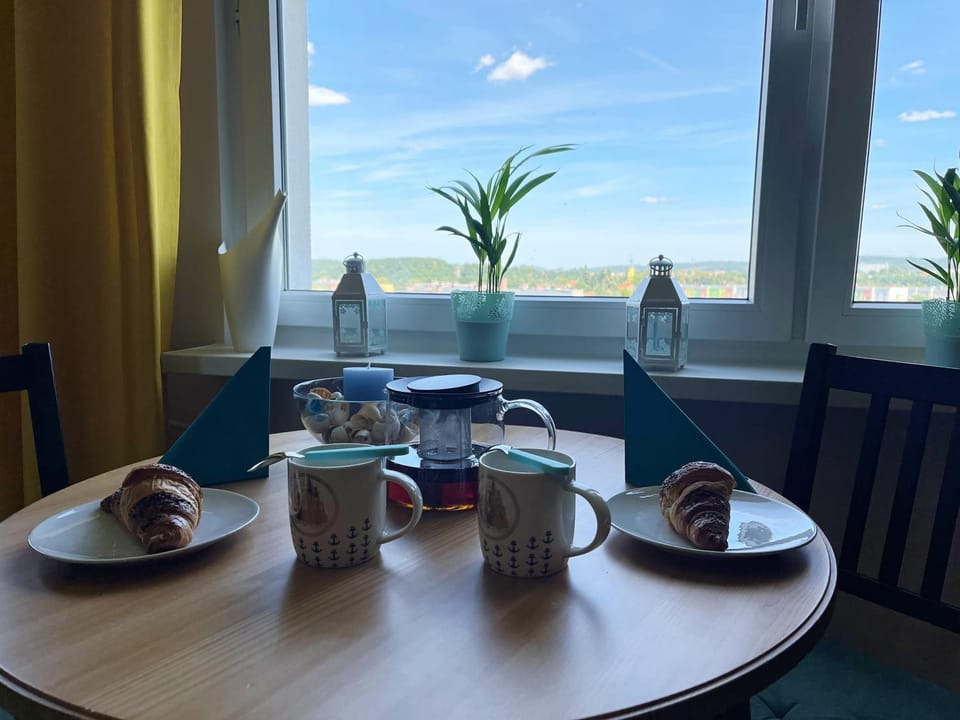 Coffee/tea facilities, Dining area