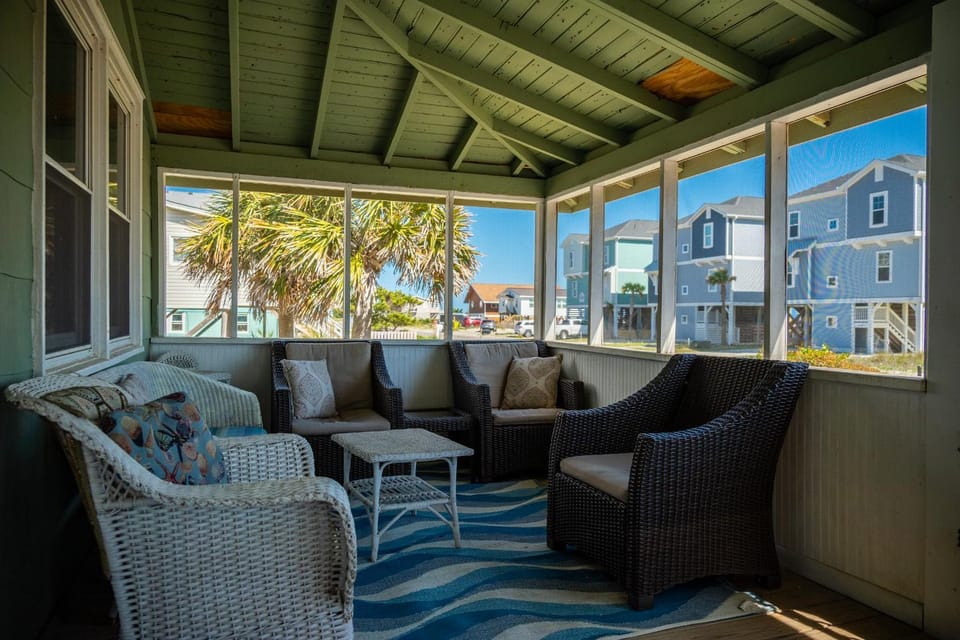 Jerseys Shore by Oak Island Accommodations House in Oak Island