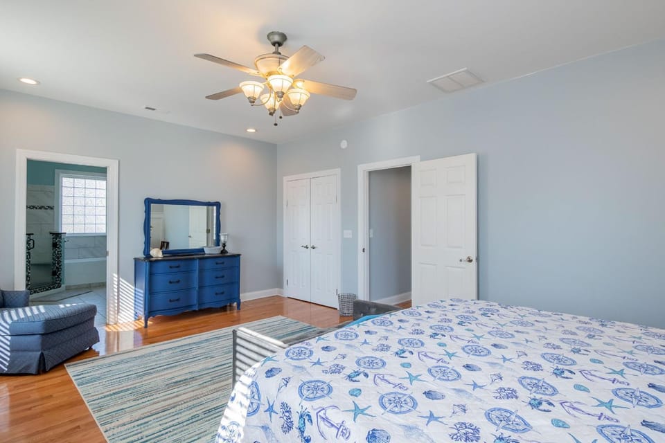 The Sassy Seahorse by Oak Island Accommodations House in Oak Island