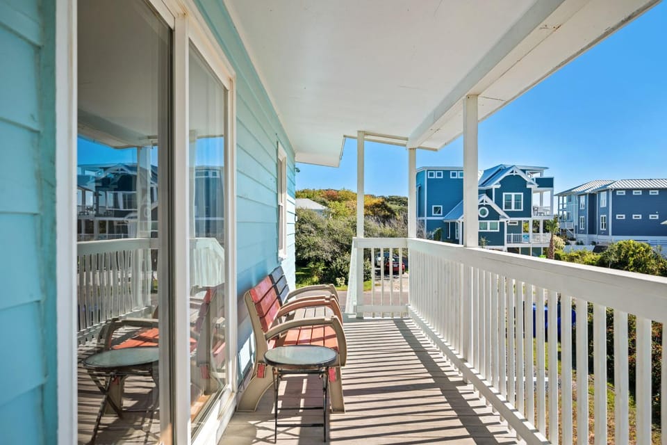 The Hideaway by Oak Island Accommodations Apartment in Oak Island