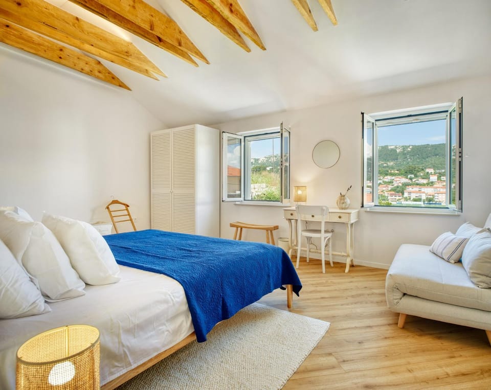 Bed, Bedroom, Sea view, wardrobe