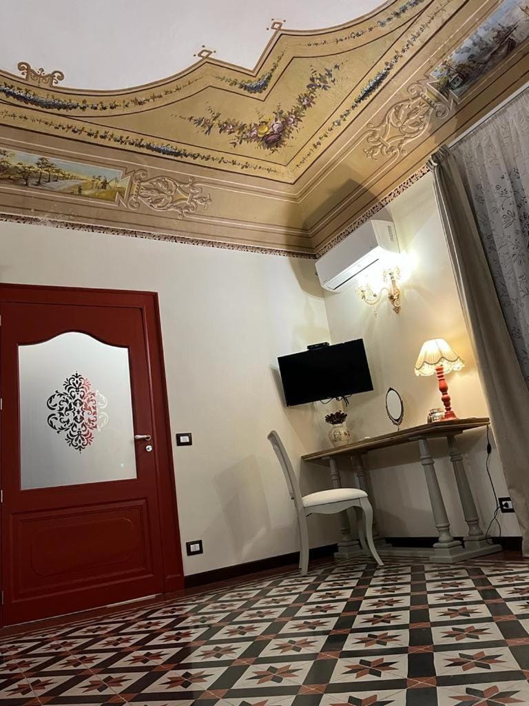 TV and multimedia, Decorative detail