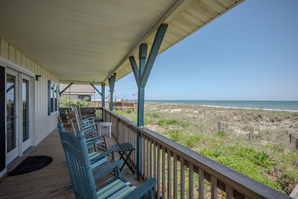 Surfsong by Oak Island Accommodations House in Oak Island