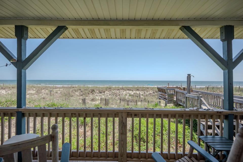 Surfsong by Oak Island Accommodations House in Oak Island