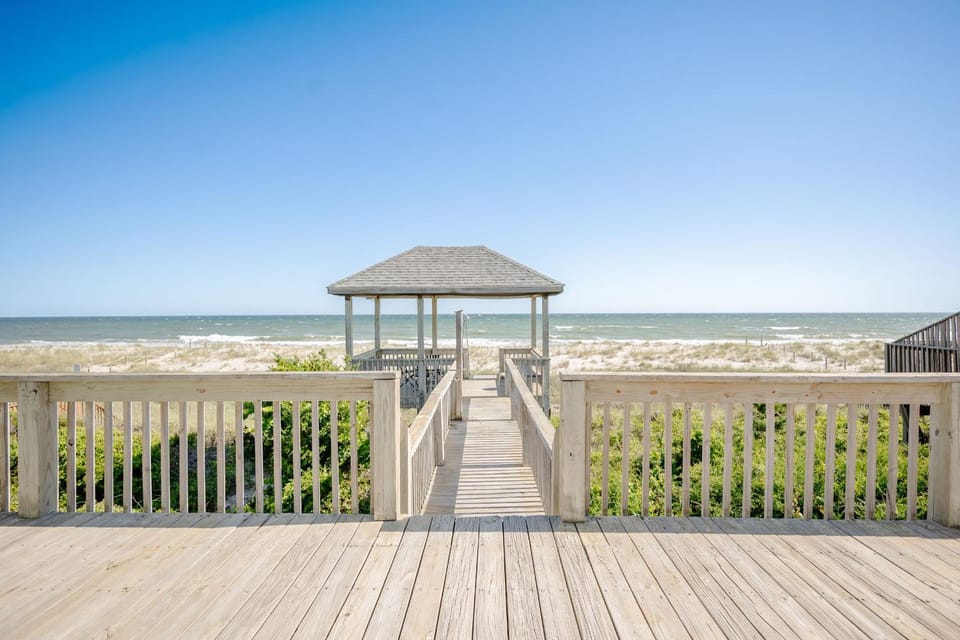 Surf Watch by Oak Island Accommodations House in Oak Island