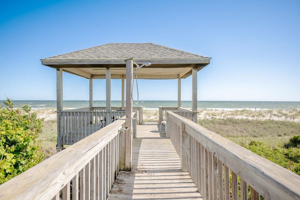 Surf Watch by Oak Island Accommodations House in Oak Island