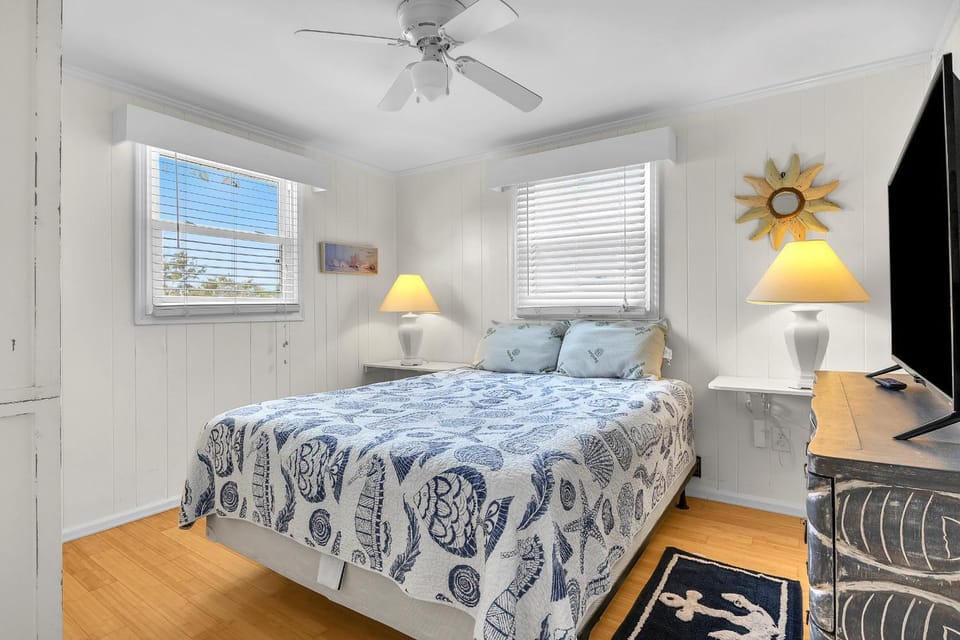 Sunkissed 2 by Oak Island Accommodations House in Oak Island
