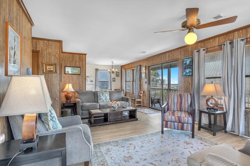 Statehouse by Oak Island Accommodations House in Oak Island