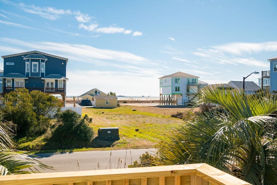 Splendid Days by Oak Island Accommodations House in Oak Island