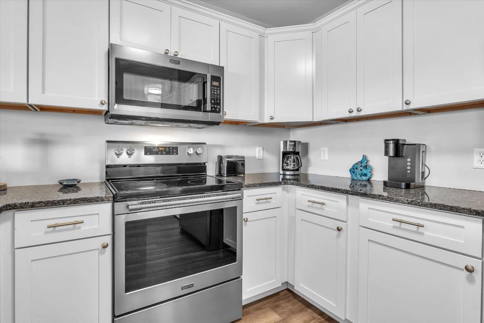 Anchors Down by Oak Island Accommodations Apartment in Oak Island
