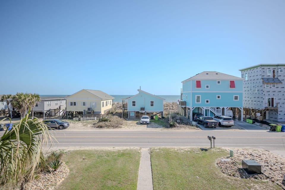 Sherrys Paradise by Oak Island Accommodations House in Oak Island