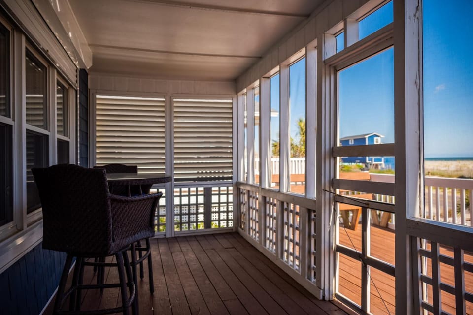 See The Sea by Oak Island Accommodations House in Oak Island