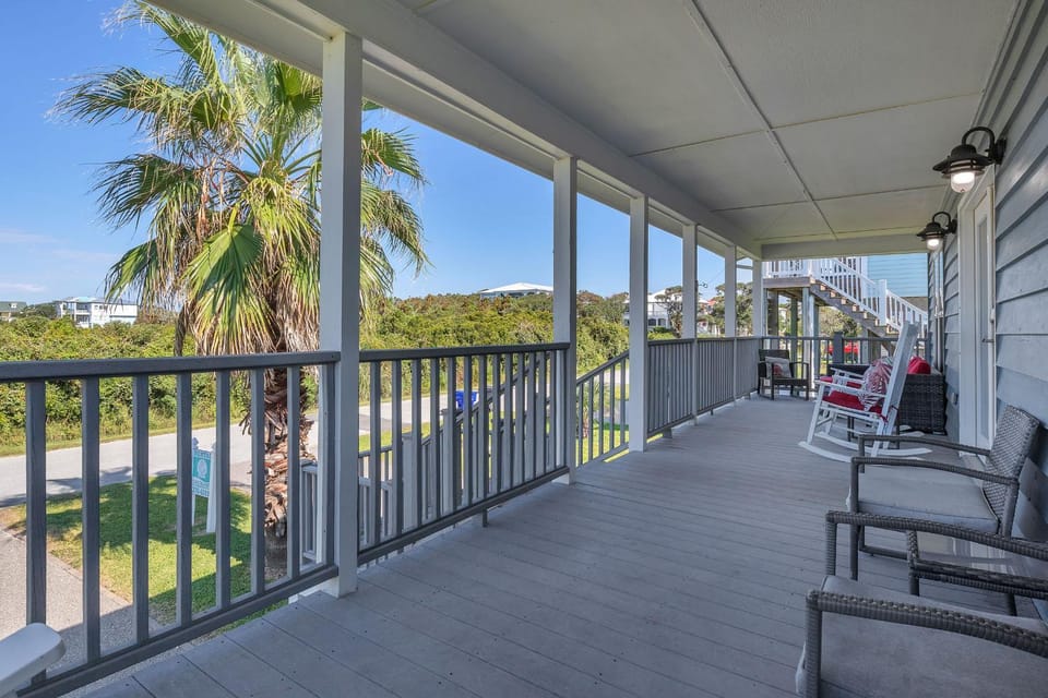 SeaSide by Oak Island Accommodations House in Oak Island