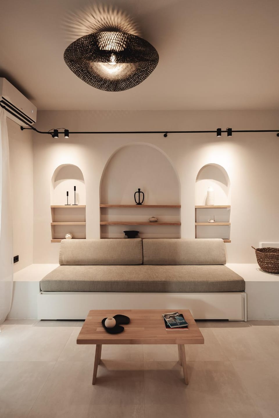 Living room, Seating area, air conditioner