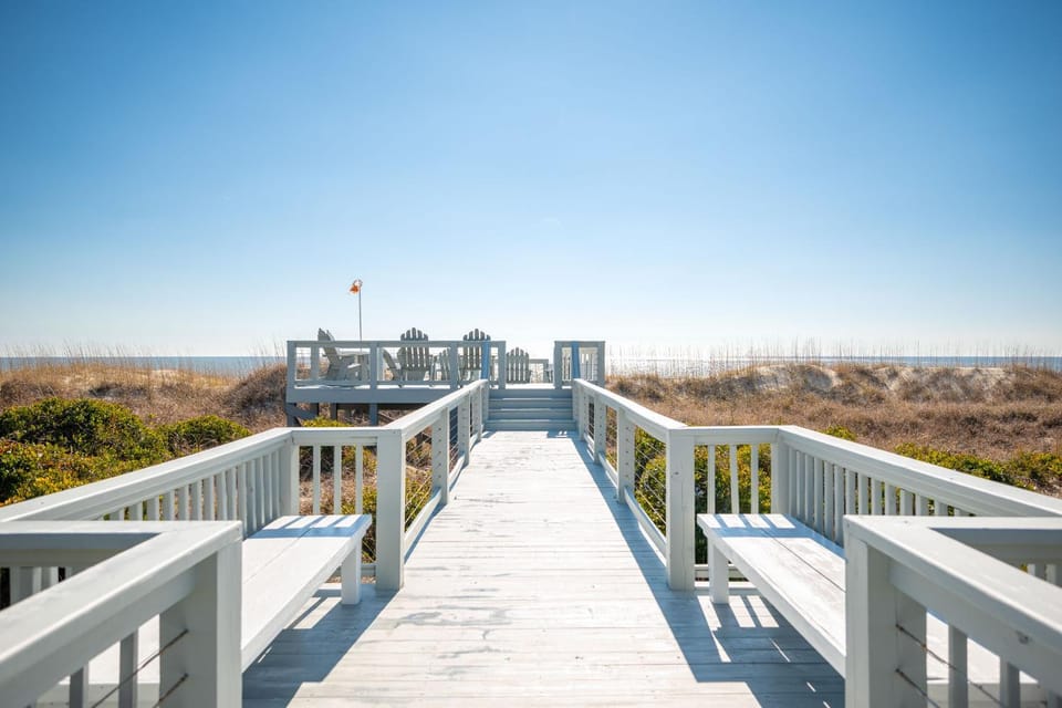 Fairwinds by Oak Island Accommodations House in Caswell Beach