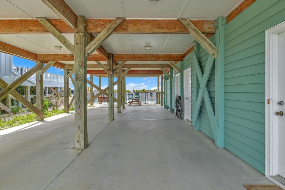 Emerald Breeze by Oak Island Accommodations House in Oak Island
