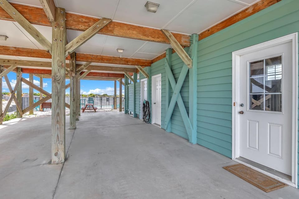 Emerald Breeze by Oak Island Accommodations House in Oak Island