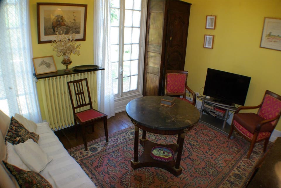 Communal lounge/ TV room, Communal lounge/ TV room, Living room
