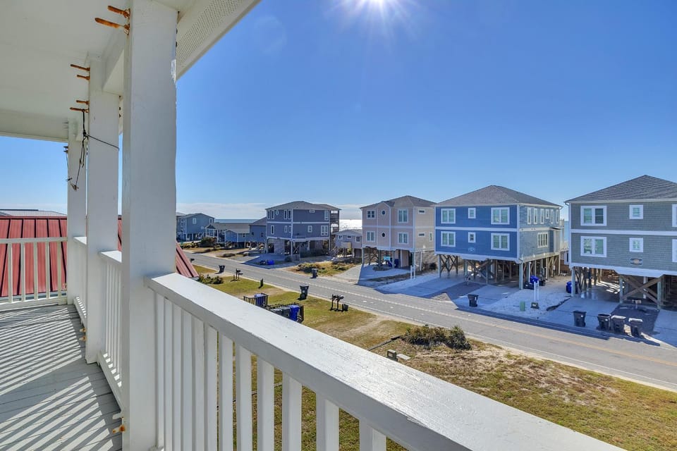Dont Worry Beach Happy by Oak Island Accommodations House in Oak Island