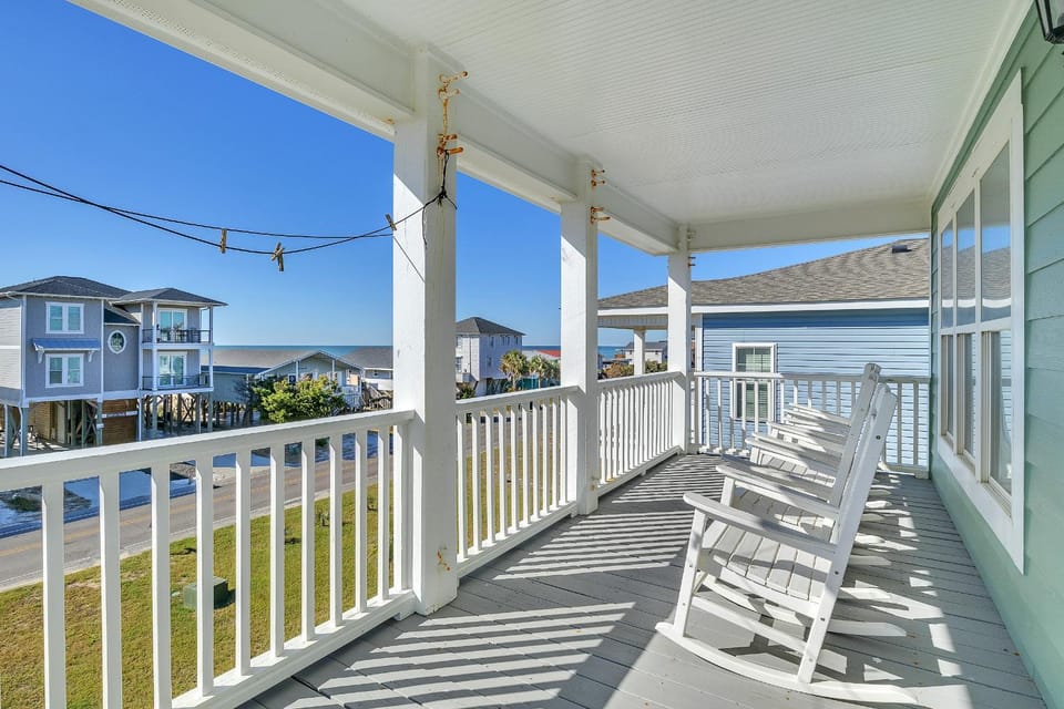 Dont Worry Beach Happy by Oak Island Accommodations House in Oak Island