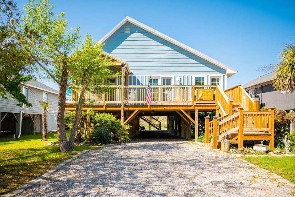 Pelican Park by Oak Island Accommodations House in Oak Island