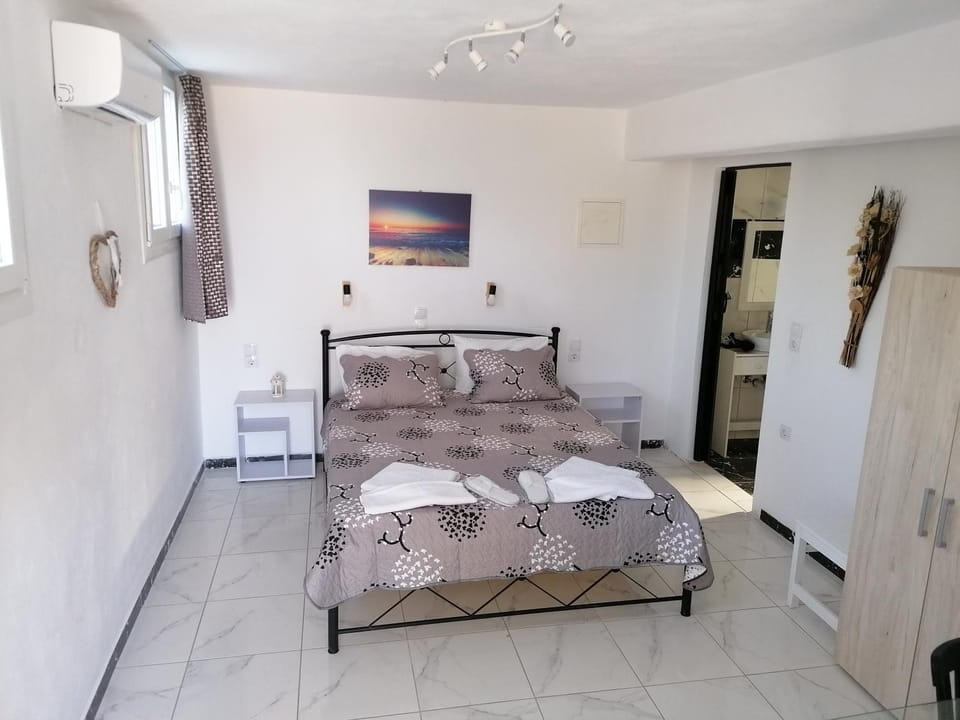 Countryside Retreat 4 Apartment in Naxos, Naxos and Lesser Cyclades, Greece