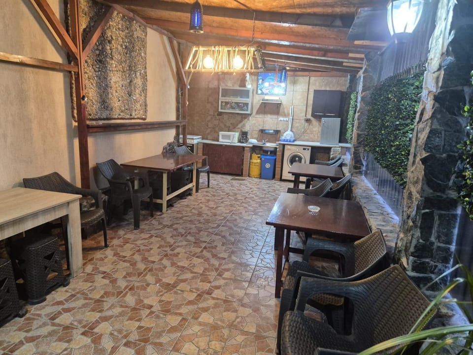 Facade/entrance, Kitchen or kitchenette, Seating area, Dining area, Communal kitchen, Area and facilities, kitchen