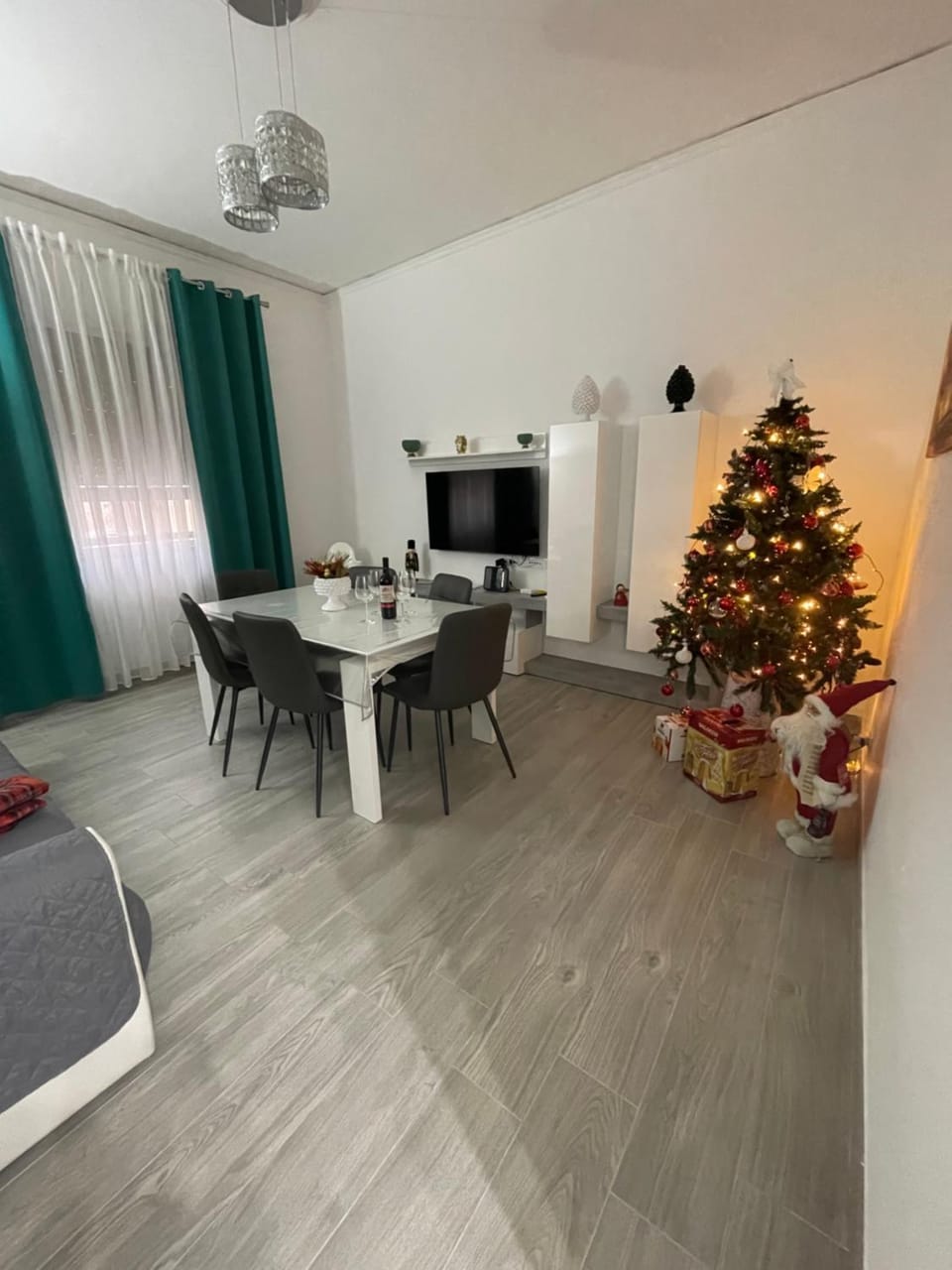 Seating area, Dining area