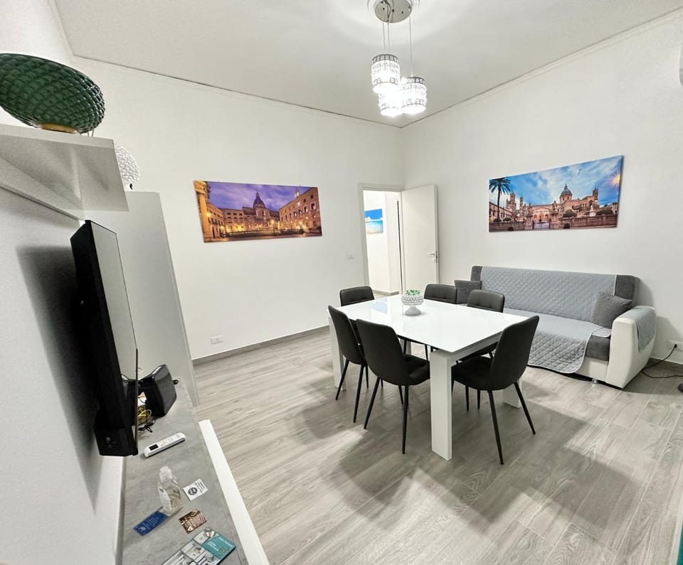 TV and multimedia, Seating area, Dining area, Evening entertainment