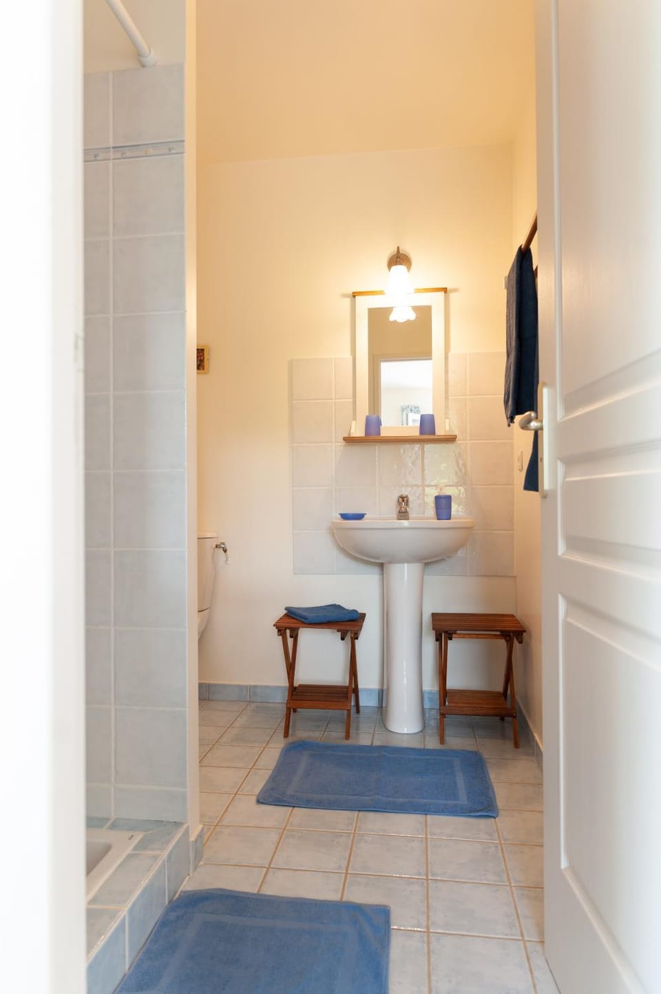 Bathroom, towels