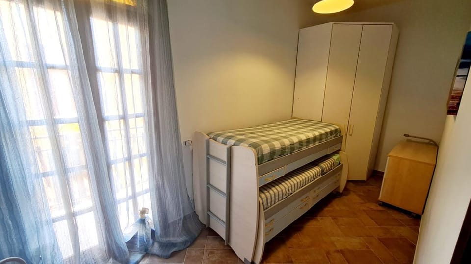 bunk bed