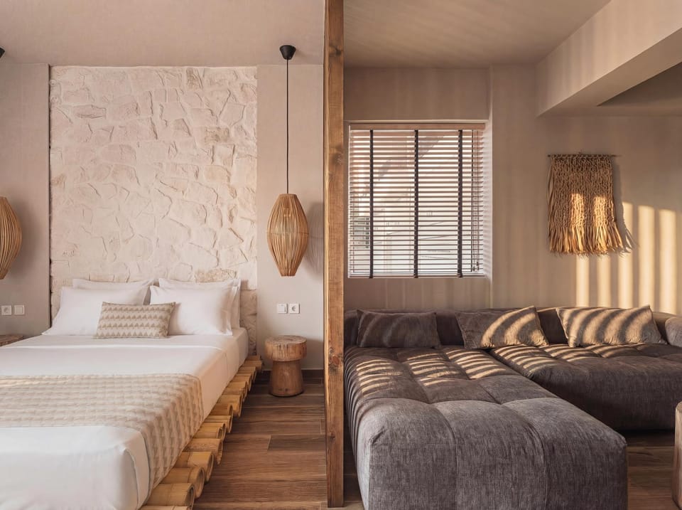 Bed, Living room