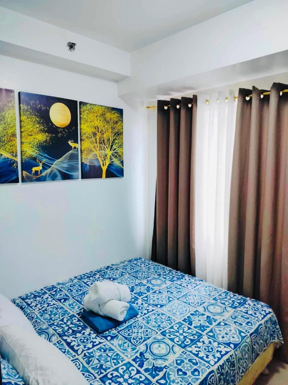 Bed, Bedroom, towels