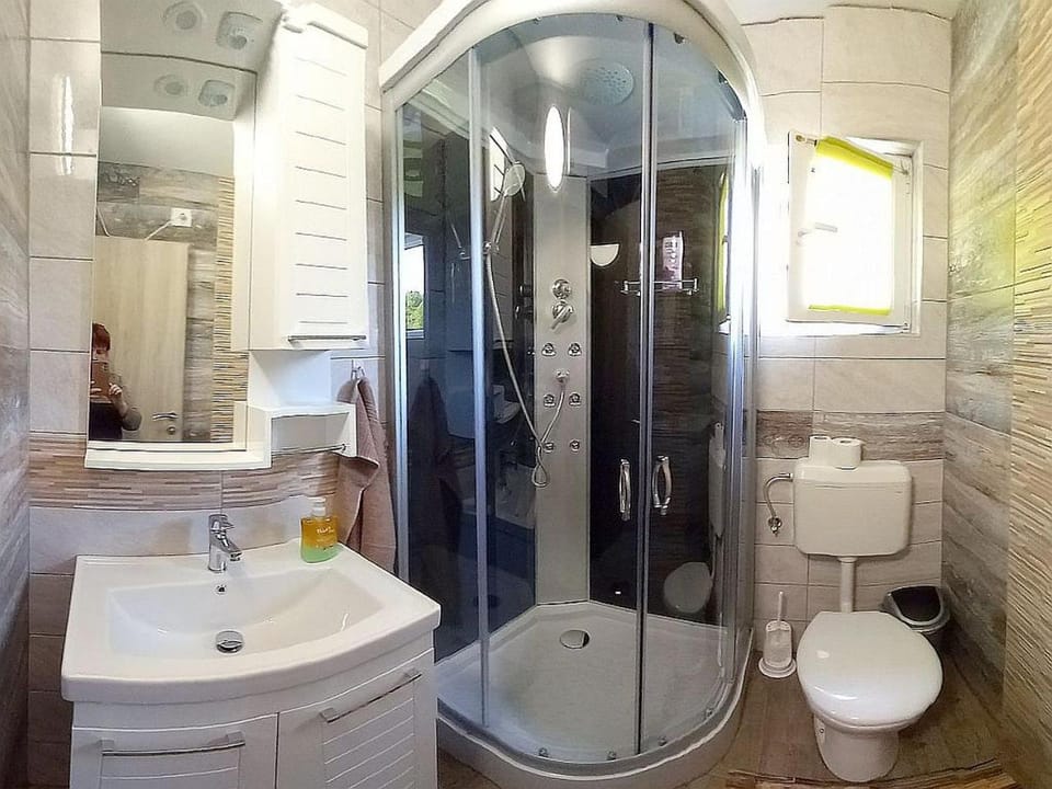 Shower, Bathroom, towels